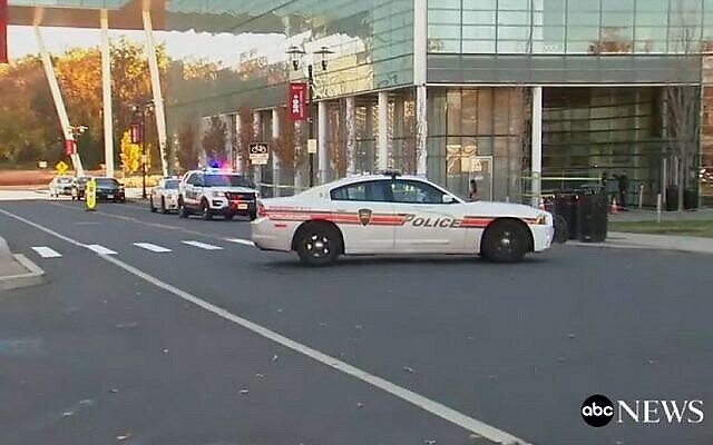 توضيحية: سيارات الشرطة في نيو برونزويك بولاية نيوجيرسي. (Screen capture ABC News)