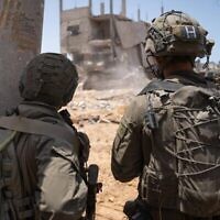 قوات لواء غيفعاتي تعمل في رفح بجنوب قطاع غزة، في صورة تم نشرها في 23 مايو، 2024. (Israel Defense Forces)