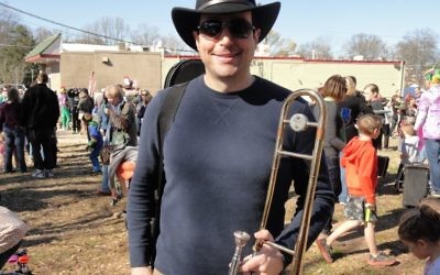 A talented guitarist, Nick Edelstein also plays a variety of other instruments including trombone in the Black Sheep Ensemble.