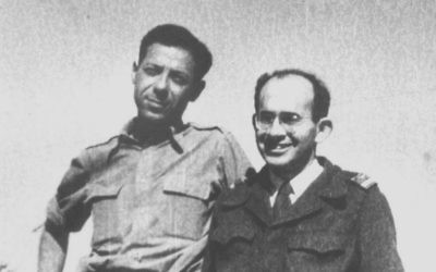 David Macarov (right) poses with painter Emmanuel Mane-Katz in 1948. (Photo courtesy of the Cuba Family Archives at the Breman Museum)