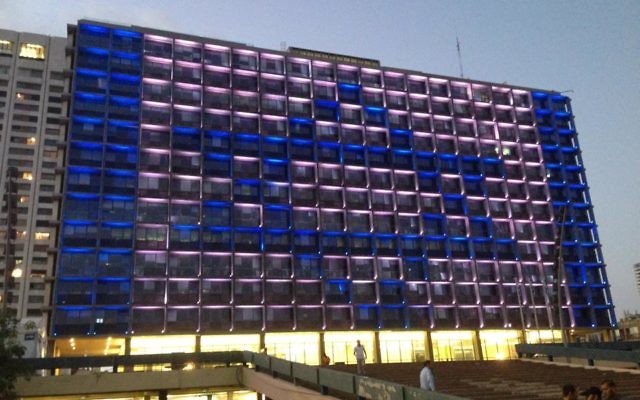 Yom HaAtzmaut (Israel Independence Day) is special in Tel Aviv.