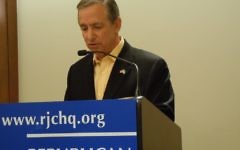 Chuck Berk interviews Republican gubernatorial candidates at a Republican Jewish Coalition forum March 11.