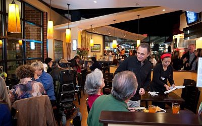 Feugo Mundo kosher restaurant is expanding to Hartsfield-Jackson International Airport.