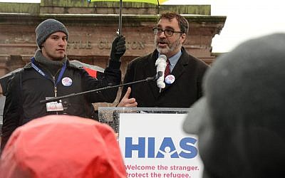 Mark Hetfield, President and CEO of HIAS, the global Jewish nonprofit that protects refugees,
welcomes hundreds to the Jewish Rally for Refugees in Battery Park, New York, on February 12, 2017. The gathering was one of several rallies nationwide convened by HIAS and co-sponsored by Jewish organizations. (Photo: Gili Getz/HIAS)