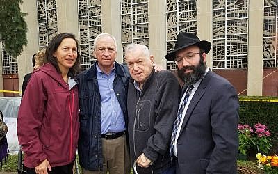 Rabbi Isser New (right) with the father, sister and brother-in-law of David and Cecil Rosenthal.