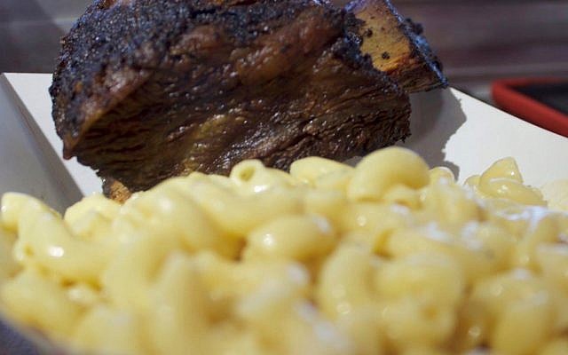 Keith's BBQ beef ribs are served with parve mac-n-cheese.