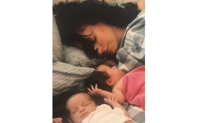 Rhonda Stark with her twin daughters, Ava and Lily