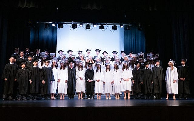 The class of 2019 sings the “Schehecheyanu” to close the ceremony and look forward to new experiences.