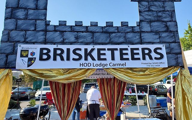 Photo by Lou Ladinsky // The Hebrew Order of David Lodge of Carmel served up more than brisket as the Brisketeers takes home a first place trophy for best chicken.