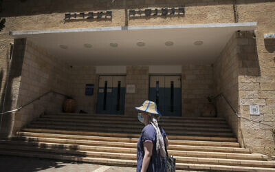 A picture shows the entrance to the Gymnasia Rehavia high school in Jerusalem on May 31, 2020 (Olivier Fitoussi/Flash90)