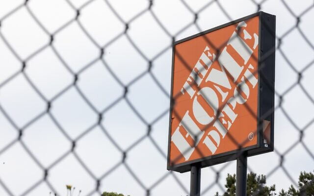 Outside The Home Depot in Decatur.  //Nathan Posner for the AJT