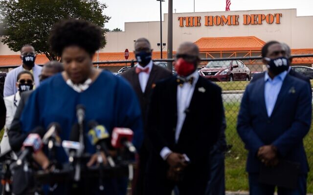 Faith Leaders stood outside The Home Depot in Decatur to announce a boycott of the company.   //Nathan Posner for the AJT