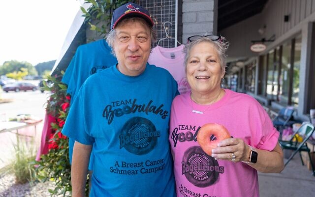 Tom and Carol Carola have operated Bagelicious at the same location for 30 years. // Photo by Nathan Posner for the AJT.