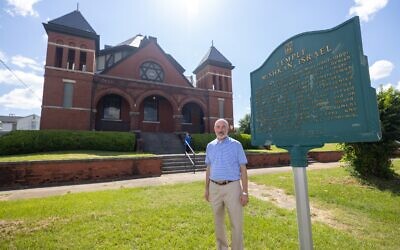 Ronnie Leet outside of the historic synagogue in Selma.
