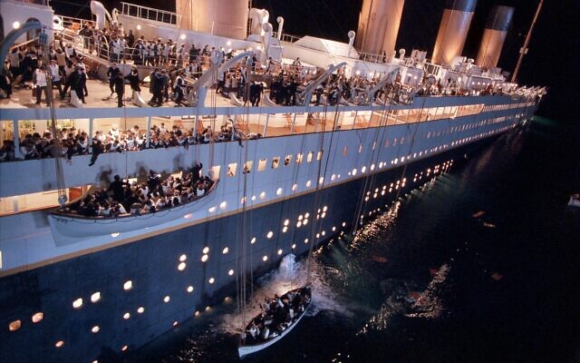F4PJRB Titanic / 1997 directed by James Cameron [Twentieth Century Fox Pictures]
