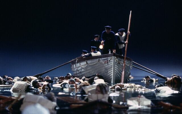 F4PJRD Titanic / 1997 directed by James Cameron [Twentieth Century Fox Pictures]