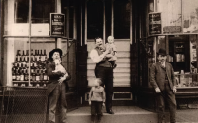Russian Jewish immigrant Mike Shurman’s saloon, Atlanta, 1905. // Credit: The Breman Museum
