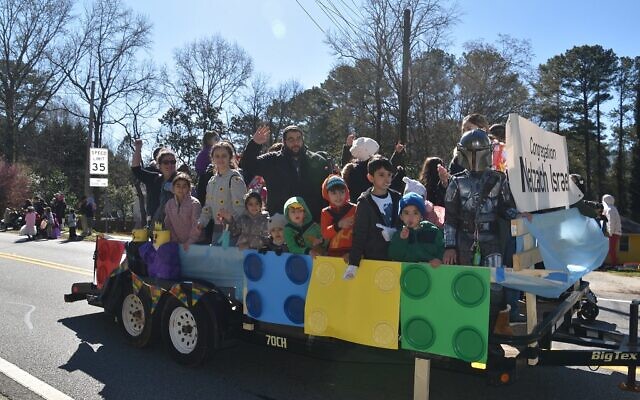 Congregation Netzach Yisrael entertained the crowd from their musical float.