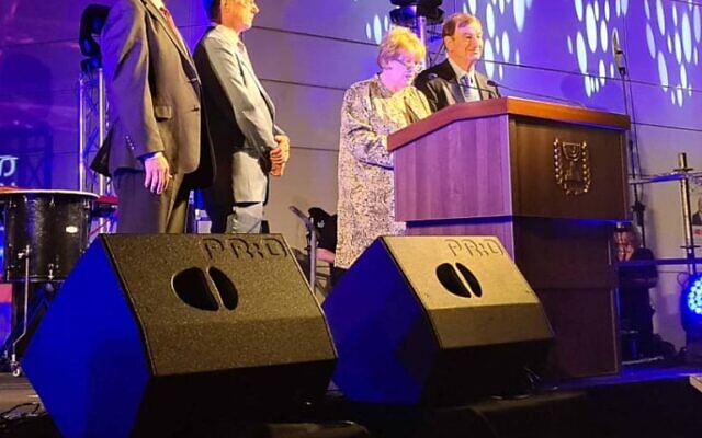 Bernie and Billi Marcus' sons Michael A. Morris and Fred Marcus receive honor on their behalf, for being the main donor in building, named in honor of Bernie and Billi Marcus, spans 48,000m2 and is built to withstand earthquakes, missiles and more. Three of the building's six floors are built underground. // AFMD