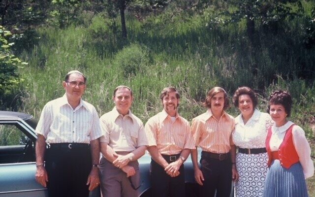 Left to right – Frank Spiegel, Leon Goldstein, Steve Goldstein, Glenn Silverboard (best man), Betty Goldstein and Helen Spiegel.