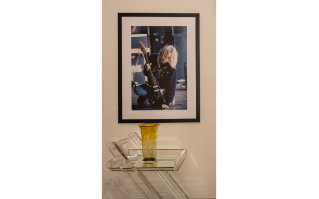 Rocker Kurt Cobain was a client of Shapero’s and gifted him this poster. Below is an ochre glass piece by American glass artist Katz