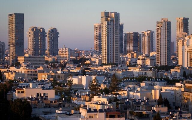 The Tel Aviv skyline (Miriam Alster/FLASH90)
