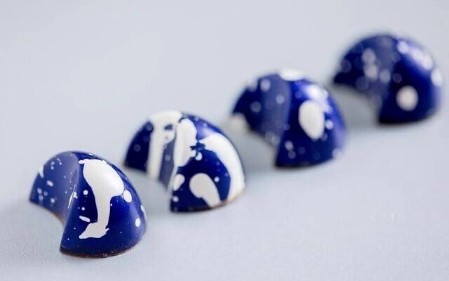 Katz Rod made these blue and white confections for a bris.