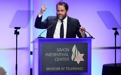 Brett Ratner speaking at The Simon Wiesenthal Center's 2017 National Tribute Dinner at The Beverly Hilton Hotel in Beverly Hills, Calif., April 5, 2017. (Frederick M. Brown/Getty Images)