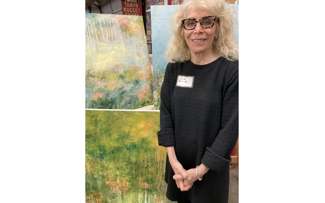 Joanie Levine displayed abstract impressionistic paintings.