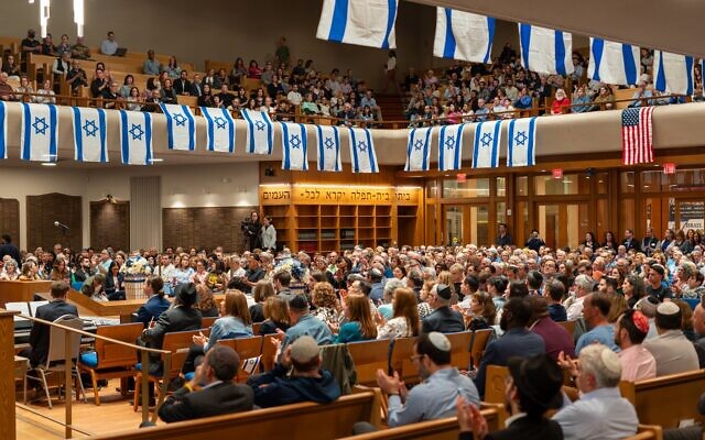 Approximately 2,000 community members gathered at Ahavath Achim Synagogue on Oct. 30 for a vigil to honor the hostages taken during Hamas’ attack on Israel // Photo Credit: Southern Exposure Media Group for Consulate General of Israel/Southeastern US