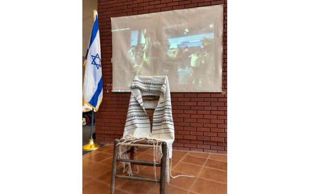 Art project leader Niffy Cohen said that before each creative session, the students would participate in meditations and conversations about the unfolding events in Israel.