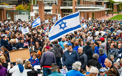Hundreds gather for a pro-Israel rally in Philadelphia's Independence Square, sponsored by the Jewish Federation of Greater Philadelphia, Oct. 16, 2023 // Photo Credit: Jewish Federation of Greater Philadelphia/JTA