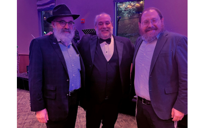 Rabbi Isser New, Yudi Cohen, and Rabbi Ari Sollish welcomed the crowd.