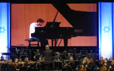 Yoel Levi and the Haifa Symphony Orchestra recorded a performance of Debussy’s “Clair de lune” with a solo video by Alon Odel.