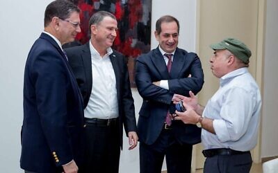Steven Rakitt, left with former Genesis Prize Committee member Yuli Edelstein, GPF co-founder and chairman Stan Polovets, and Natan Sharansky.