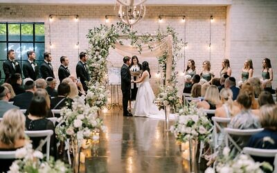 Cantoral soloist Veronica Beskin officiated the ceremony // All photos by Ben and Colleen