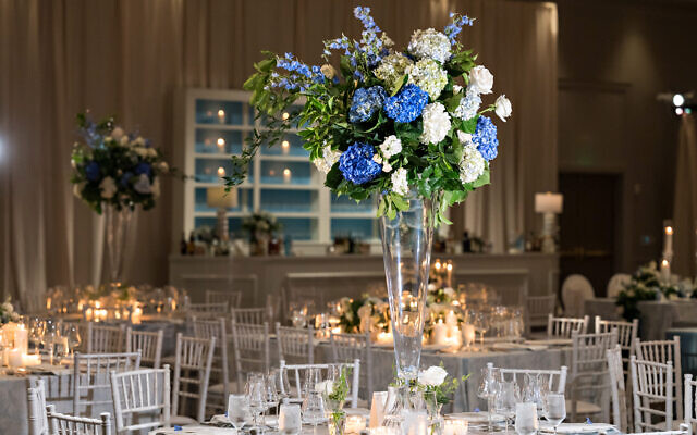 Alchemy Studios designed the florals and decorations.