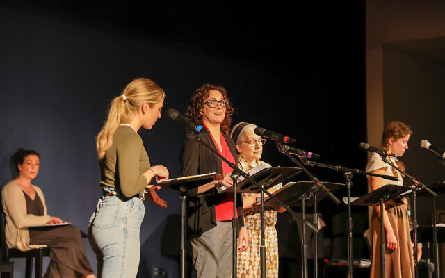 (From left) Wendy Melkonian, Gillian Rabin, Pamela Gold, Kathleen McManus, and Kate Crabtree (From left) Wendy Melkonian, Gillian Rabin, Pamela Gold, Kathleen McManus, and Kate Crabtree