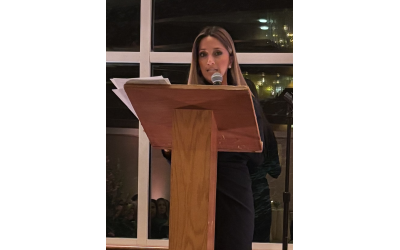 Keynote speaker Charlene Aminoff connected with the attendees at Congregation Beth Tefillah.