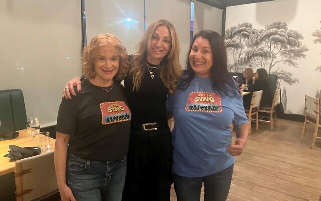 Lisa Reich (left) and Hildee Isaacs flank Reunion owner Ilene Kapper Oxman. Lisa Reich (left) and Hildee Isaacs flank Reunion owner Ilene Kapper Oxman.