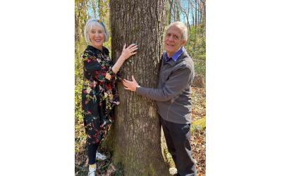 Hugging a tree to protect the environment: (from left) Simone Wilker, advocacy chair for Hadassah Greater Atlanta, and Bill Witherspoon, Georgia Lead for the 2026 Jewish Earth Alliance Lobby Day, asking Georgia’s United States senators to protect the planet.