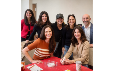 Smiles and friendly competition filled the room as nearly 260 women came together for the Auxiliary’s annual Game Day benefitting The William Breman Jewish Home. (From left, front row): Jody Goldstein, Jennifer Korach; (back row) Suzy Engelhard, Stacey Fisher, Susan Mannheimer, Vicky Sloan, and Jewish HomeLife President & CEO Jeff Gopen.