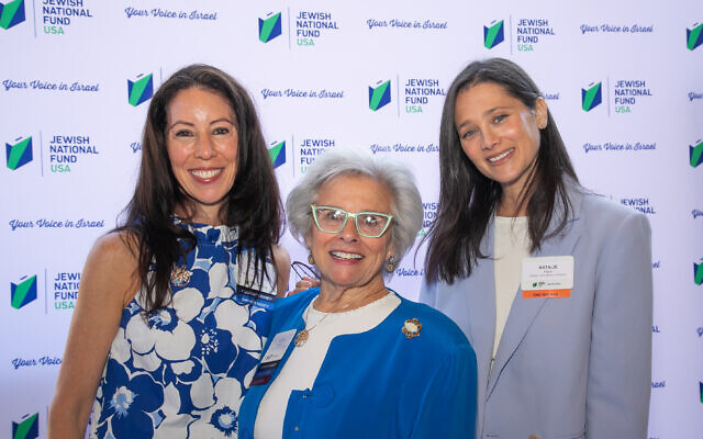 JNF board members Justine Cohen and Emily Fisch (right) pose with honoree Jackie Goldstein (center) // All photos by Jon Marks JNF board members Justine Cohen and Emily Fisch (right) pose with honoree Jackie Goldstein (center) // All photos by Jon Marks