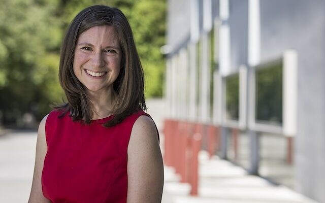 Rabbi Lauren Henderson