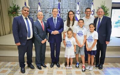 Nefesh B’Nefesh celebrated its 100,000 Oleh with the arrival of the Douglas family // Photo Credit: Yonit Schiller