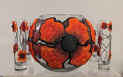 This colorful poppy floral set is one of Sasha’s cheerful themes.  