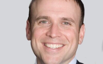 Dr. Scott Leibowitz is the medical director of sleep medicine at the Laureate Medical Group. 