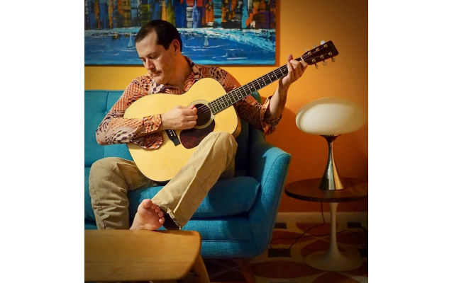 David Feldstein is passionate about teaching guitar to have fun and build self-confidence. His empathy for misunderstood children is one of his motivations.