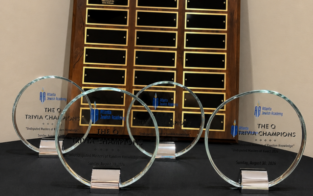 Each member of Team 9 to 5 received a championship trophy, and the team will join Team Dunwoody on The Q’s perpetual championship plaque displayed at Atlanta Jewish Academy.