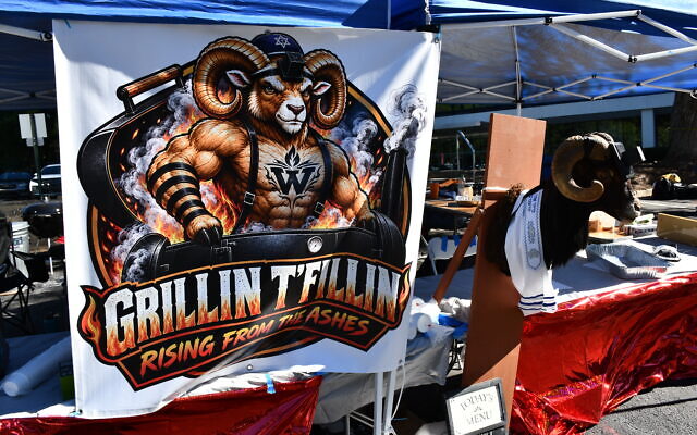 Grillin T’Fillin won Best Team Name and Best Booth.